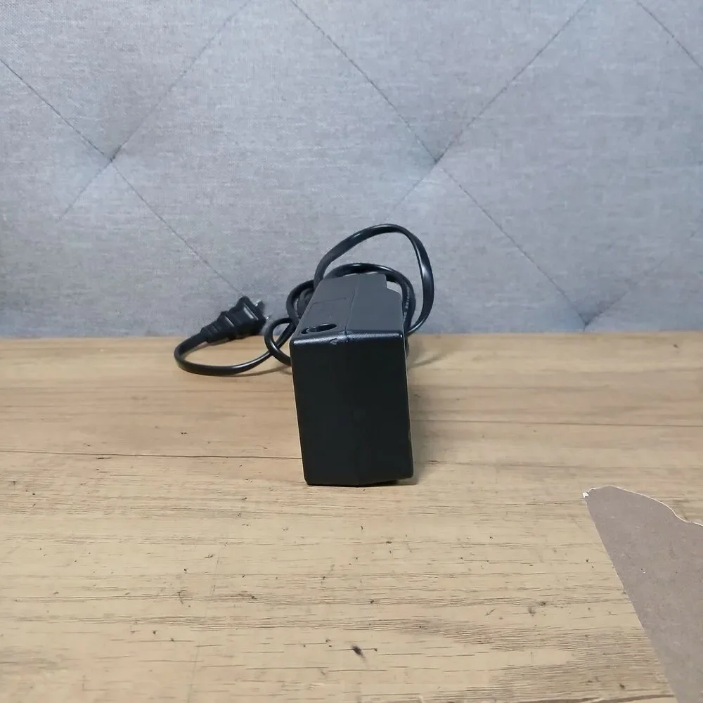 Canon CA-910 OEM Battery Charger CHARGER‎ ONLY